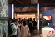 八字命盘百年典藏首渡重洋 124套英国工艺美术运动珍品亮相天津